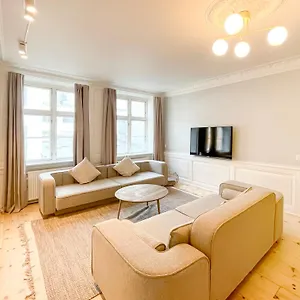Appartamento Big 4 Bedroom Apartment With Bathtub By Cph City Hall Square, Copenaghen